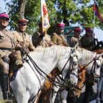 Kadrówkowicze złożyli hołd zmarłym uczestnikom Marszu Szlakiem I Kompanii Kadrowej / Jarosław Kubalski / Radio Kielce
