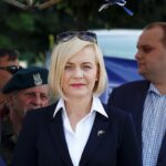 Wodzisław. Marsz Szlakiem Pierwszej Kompanii Kadrowej. Na zdjęciu: Renata Janik - wicemarszałek województwa / Jarosław Kubalski / Radio Kielce