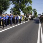 Kadrówkowicze złożyli hołd zmarłym uczestnikom Marszu Szlakiem I Kompanii Kadrowej / Jarosław Kubalski / Radio Kielce