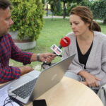 Osiek. Letni Raport Dnia. Na zdjęciu Robert Szumielewicz - Radio Kielce i Magdalena Bojarska - Stowarzyszenia na Rzecz Rozwoju Wsi  Pliskowola / Krzysztof Bujnowicz / Radio Kielce