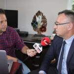 Bieliny. Letni Raport Dnia. Na zdjęciu Robert Szumielewicz - Radio Kielce, Sławomir Kopacz - wójt gminy Bieliny / Krzysztof Bujnowicz / Radio Kielce