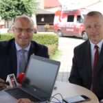 Opatów. Letni Raport Dnia. Na zdjęciu (od lewej): Tomasz Staniek - starosta opatowski i Grzegorz Gajewski - burmistrz Opatowa / Krzysztof Bujnowicz / Radio Kielce