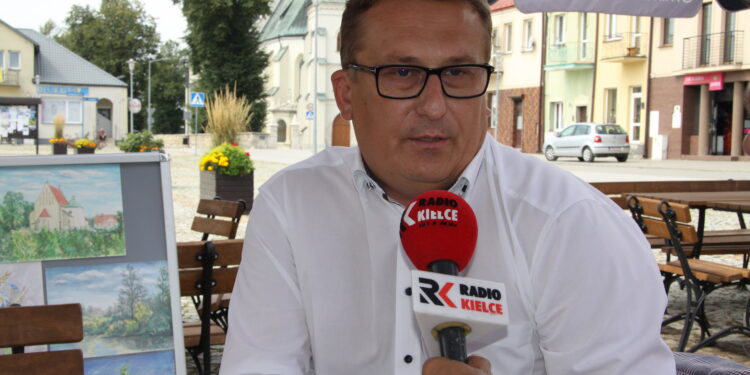 Największy program inwestycyjny w historii gminy - Radio Kielce Nowy Korczyn. Letni Raport Dnia. Paweł Zagaja - burmistrz Nowego Korczyna / Krzysztof Bujnowicz / Radio Kielce