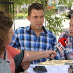 Letni Raport Dnia. Od lewej: red. Ewa Okońska, Dawid Sobiegraj, Andrzej Tuz - burmistrz Szydłowa i Monika Kania / Krzysztof Bujnowicz / Radio Kielce