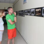 Wystawa prezentująca fotograficzny zapis tragicznych wydarzeń z sierpnia 1944 roku / Marta Gajda / Radio Kielce