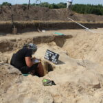 W Rzemienowicach pod lasem w gminie Opatowiec trwają prace archeologiczne. / Marta Gajda / Radio Kielce