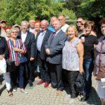 Busko. Konferencja PiS. Na zdjęciu (od lewej): poseł Krzysztof Lipiec, prof. Krzysztof Bielecki - kandydat PiS do Sejmu i Jan Bartosik - pełnomocnik struktur powiatowych PiS w Busku / Marta Gajda / Radio Kielce