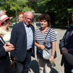 Busko. Konferencja PiS. Na zdjęciu (od lewej): poseł Krzysztof Lipiec, prof. Krzysztof Bielecki - kandydat PiS do Sejmu i Jan Bartosik - pełnomocnik struktur powiatowych PiS w Busku / Marta Gajda / Radio Kielce