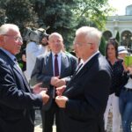 Busko. Konferencja PiS. Na zdjęciu (od lewej): prof. Krzysztof Bielecki - kandydat PiS do Sejmu, Jan Bartosik - pełnomocnik struktur powiatowych PiS w Busku i poseł Krzysztof Lipiec / Marta Gajda / Radio Kielce