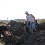 Pole miedzy Krzczonowem, a Kociną w gminie Opatowiec. Poszukiwania szczątków Liberatora B24L / Marta Gajda / Radio Kielce