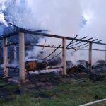 Pożar stodoły w Lewoszowie w gminie Radoszyce / Radio Kielce