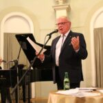 Busko. Koncert pn. „Śpiewać każdy może” w Sanatorium Marconi. Na zdjęciu: prof. Krzysztof Bielecki / Marta Gajda / Radio Kielce