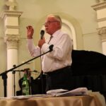 Busko. Koncert pn. „Śpiewać każdy może” w Sanatorium Marconi. Na zdjęciu: prof. Krzysztof Bielecki / Marta Gajda / Radio Kielce