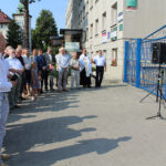 Kazimierza Wielka. Odsłonięcie tablicy „Solidarności” na bramie byłej Cukrowni Łubna / Marta Gajda / Radio Kielce