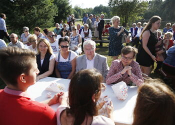 02.08.2019 Jeżynów. Piknik z PiS / Jarosław Kubalski / Radio Kielce