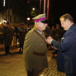 Kraków. Wręczenie odznaczeń osobom zasłużonym dla kadrówki. Na zdjęciu (od lewej): Artur Węgrzyn i Jan Józef Kasprzyk - minister do sprawy kombatantów i osób represjonowanych / Jarosław Kubalski / Radio Kielce