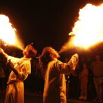 16.08.2019 Nowa Słupia. Dymarki Świętokrzyskie. Pochód z pochodniami / Jarosław Kubalski / Radio Kielce