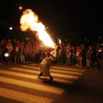 16.08.2019 Nowa Słupia. Dymarki Świętokrzyskie. Pochód z pochodniami / Jarosław Kubalski / Radio Kielce