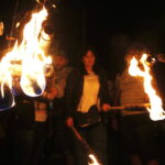 16.08.2019 Nowa Słupia. Dymarki Świętokrzyskie. Pochód z pochodniami / Jarosław Kubalski / Radio Kielce