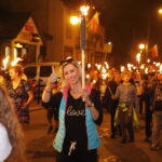 16.08.2019 Nowa Słupia. Dymarki Świętokrzyskie. Pochód z pochodniami / Jarosław Kubalski / Radio Kielce