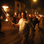 16.08.2019 Nowa Słupia. Dymarki Świętokrzyskie. Pochód z pochodniami / Jarosław Kubalski / Radio Kielce