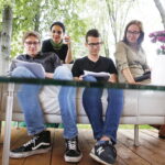 20.08.2019 Kielce. Ogród Radia Kielce. Pierwsza próba czytania bajki "Śpiąca Królewna" przez dziennikarzy Radia Kielce. Mateusz Kaczmarczyk,  Magdalena Sitak, Wiktor Dziarmaga i Iwona Murawska / Jarosław Kubalski / Radio Kielce