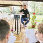 20.08.2019 Kielce. Ogród Radia Kielce. Pierwsza próba czytania bajki "Śpiąca Królewna" przez dziennikarzy Radia Kielce / Jarosław Kubalski / Radio Kielce