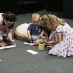 24.08.2019 Kielce. Teatr Lalki i Aktora "Kubuś". Warsztaty dla dzieci i rodziców / Jarosław Kubalski / Radio Kielce