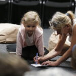 24.08.2019 Kielce. Teatr Lalki i Aktora "Kubuś". Warsztaty dla dzieci i rodziców / Jarosław Kubalski / Radio Kielce