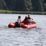 Ratownicy uratowali czwórkę dzieci porwanych przez nurt Pilicy