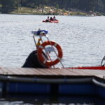 27.08.2019 Cedzyna. Zalew. Wojewoda Agata Wojtyszek przekazała ratownikom WOPR łódź ratowniczą / Jarosław Kubalski / Radio Kielce