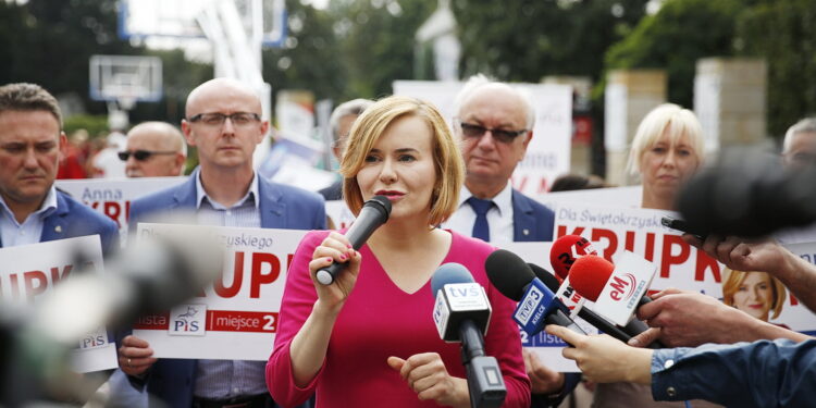 30.08.2019 Kielce. Poseł PiS i wiceminister sportu i turystyki Anna Krupka zainaugurowała kampanię wyborczą / Jarosław Kubalski / Radio Kielce