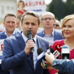 30.08.2019 Kielce. Poseł PiS i wiceminister sportu i turystyki Anna Krupka zainaugurowała kampanię wyborczą. Z lewej burmistrz Staszowa Leszek Kopeć / Jarosław Kubalski / Radio Kielce
