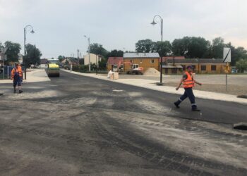 Przebudowa ulicy Batalionów Chłopskich w Klimontowie / Grażyna-Szlęzak-Wójcik / Radio Kielce