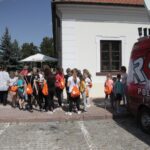 Staszów. Letni Raport Dnia. Robert Szumielewicz - Radio Kielce i dzieci ze Staszowskiego Ośrodka Kultury / Krzysztof Bujnowicz / Radio Kielce