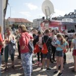 Staszów. Letni Raport Dnia. Robert Szumielewicz - Radio Kielce i dzieci ze Staszowskiego Ośrodka Kultury / Krzysztof Bujnowicz / Radio Kielce