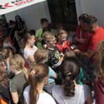 Staszów. Letni Raport Dnia. Robert Szumielewicz - Radio Kielce i dzieci ze Staszowskiego Ośrodka Kultury / Krzysztof Bujnowicz / Radio Kielce