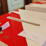 Otwarcie urn z głosami oddanymi przez mieszkańców Kielc na zadania zgłoszone do Budżetu Obywatelskiego / Marzena Mąkosa / Radio Kielce