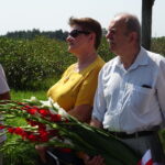 Uroczystości upamiętniające zwycięską akcję Tomasza Wójcika "Tarzana" i jego żołnierzy z 26 sierpnia 1943 roku. Na zdjęciu rodzina Tomasza Wójcika - Krzysztof Jakubowski z żoną / Emilia Sitarska / Radio Kielce