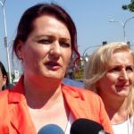 27.08.2019. Ostrowiec Świętokrzyski. PiS-bus z wizytą. Na zdjęciu: Magdalena Zieleń / Emilia Sitarska / Radio Kielce