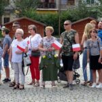 Ostrowiec Świętokrzyski. Uczestnicy żywego znaku Polski Walczącej / Emilia Sitarska / Radio Kielce