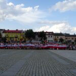 Ostrowiec Świętokrzyski. Uczestnicy żywego znaku Polski Walczącej / Emilia Sitarska / Radio Kielce