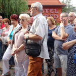 Ostrowiec Świętokrzyski. Wieczorne zwiedzanie osiedla Kuźnia / Emilia Sitarska / Radio Kielce