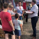 Na placu targowym w Opatowie posłowie PiS promowali programu dla wsi pod nazwą "Polska Ziemia". Poseł Marek Kwitek / Grażyna-Szlęzak-Wójcik / Radio Kielce