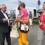 Na placu targowym w Opatowie posłowie PiS promowali programu dla wsi pod nazwą "Polska Ziemia". Poseł Krzysztof Lipiec / Grażyna-Szlęzak-Wójcik / Radio Kielce