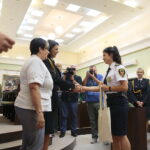 Obchody święta Straży Miejskiej. Na zdjęciu: Danuta Papaj – wiceprezydent Kielc, Renata Gruszczyńska – komendant Straży Miejskiej / Wiktor Taszłow / Radio Kielce