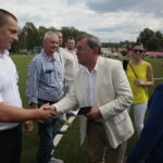 Familijne Igrzyska Klubu Sportowego „Łazy”. Na zdjęciu (od lewej): dyrektor RCKiK Jerzy Stalmasiński, wojewoda Agata Wojtyszek / Wiktor Taszłow / Radio Kielce