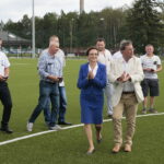 Familijne Igrzyska Klubu Sportowego „Łazy”. Na zdjęciu (od lewej): wojewoda Agata Wojtyszek, dyrektor RCKiK Jerzy Stalmasiński / Wiktor Taszłow / Radio Kielce