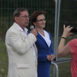 Familijne Igrzyska Klubu Sportowego „Łazy”. Na zdjęciu (od lewej): dyrektor RCKiK Jerzy Stalmasiński, wojewoda Agata Wojtyszek / Wiktor Taszłow / Radio Kielce