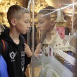 Chęciny. Nocne zwiedzanie Chęcin / Wiktor Taszłow / Radio Kielce